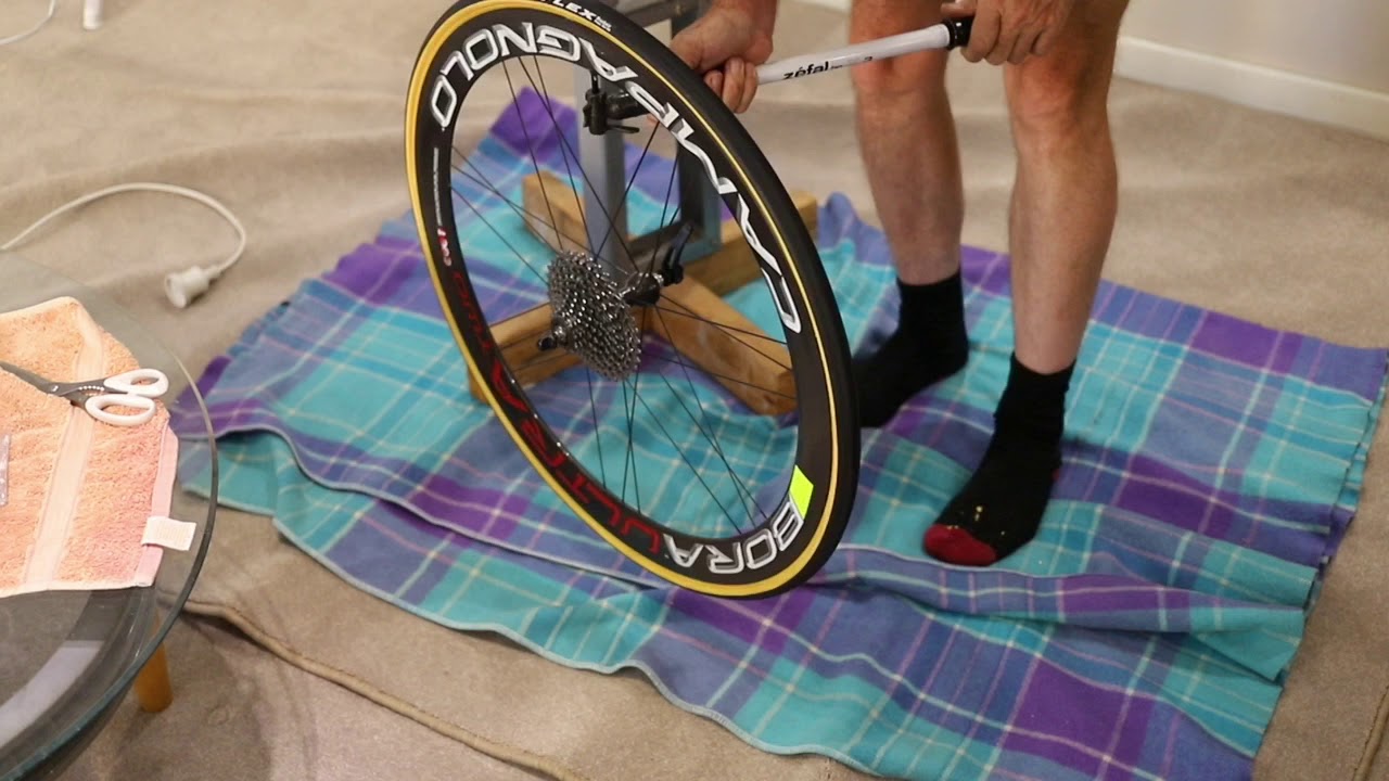 How to fit a tubular tyre?