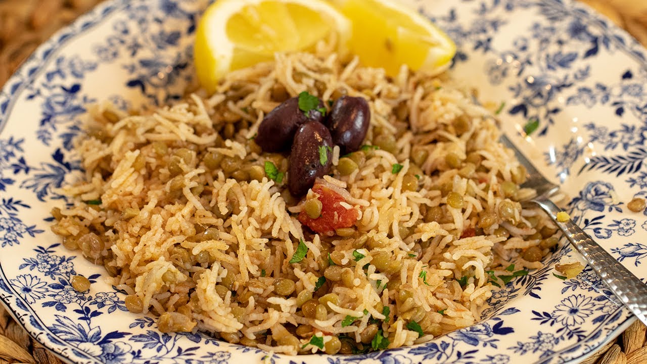 Greek Lentil & Rice Pilaf: Fakorizo VEGAN