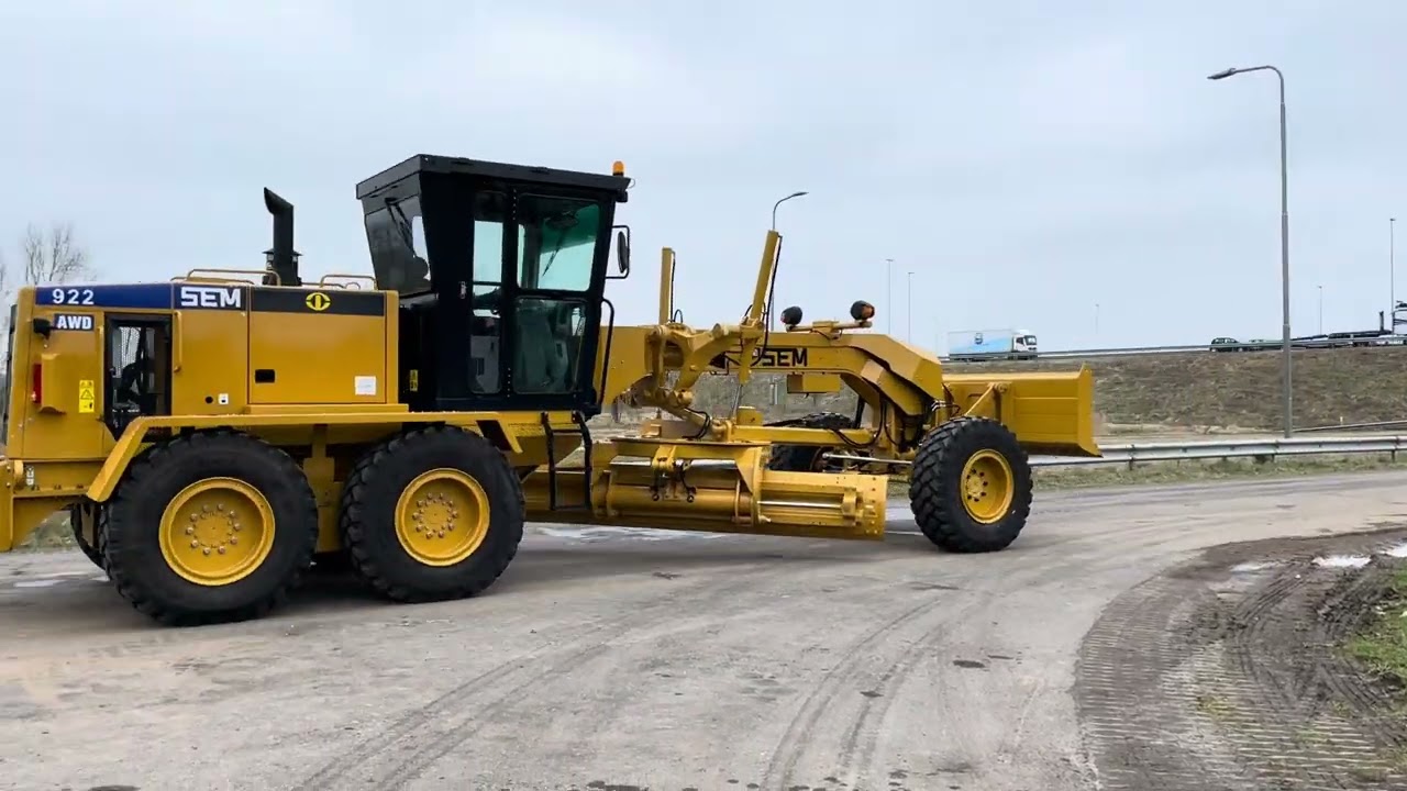 Demo video SEM 922AWD Motor grader @BigmachineryNl