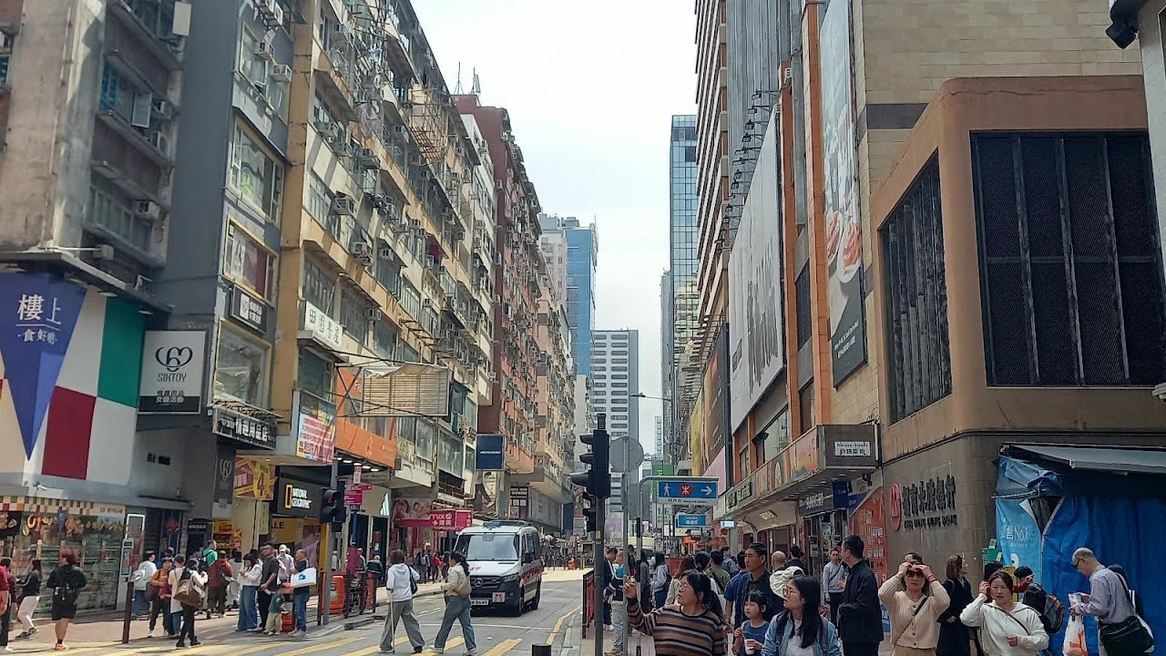Moon Ummu Daily sedang live sekarang!setelah imlek di hongkong 