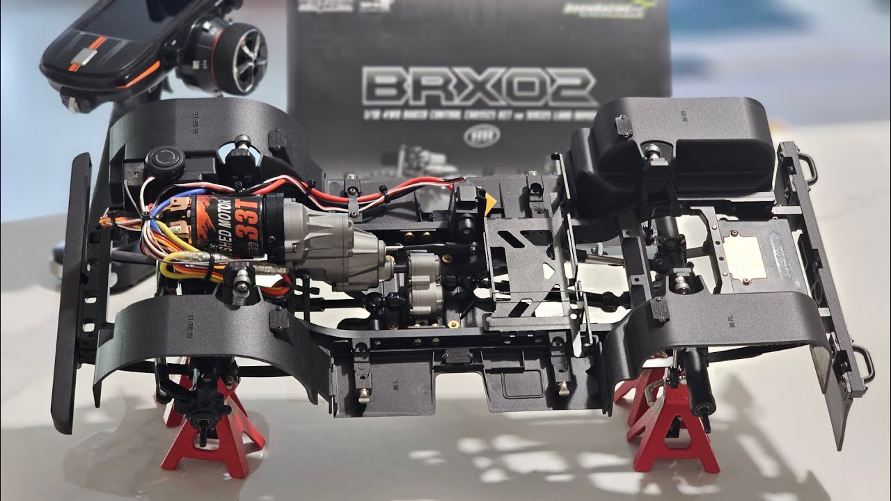 Boom Racing Land Rover® Series III 88 Pickup BRX02 88 Unboxing & Build