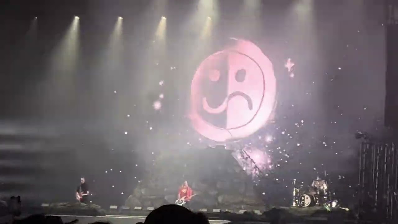 Fall Out Boy - Love From The Other Side - Live at Download festival