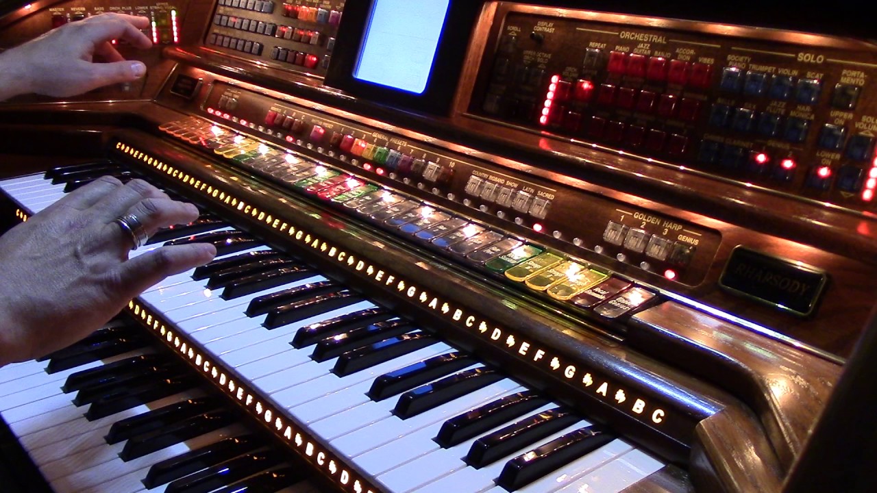 PATRIOTIC MELODY - YOU'RE A GRAND OLD FLAG - YANKEE DOODLE DANDY - ON THE LOWREY RHAPSODY