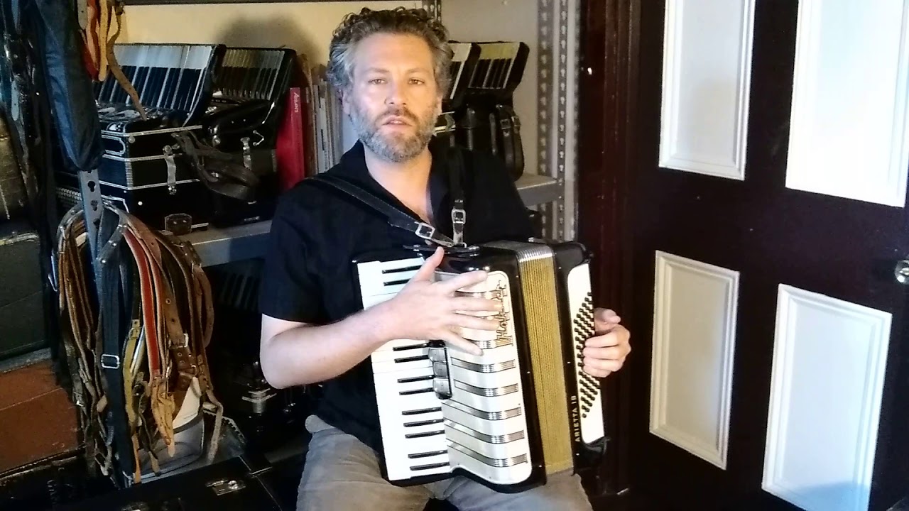 Hohner Arietta 1B 72 Bass LM Accordion - $700