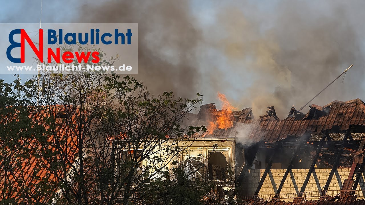 Großeinsatz! - Feuer in Dachgeschosswohnung!