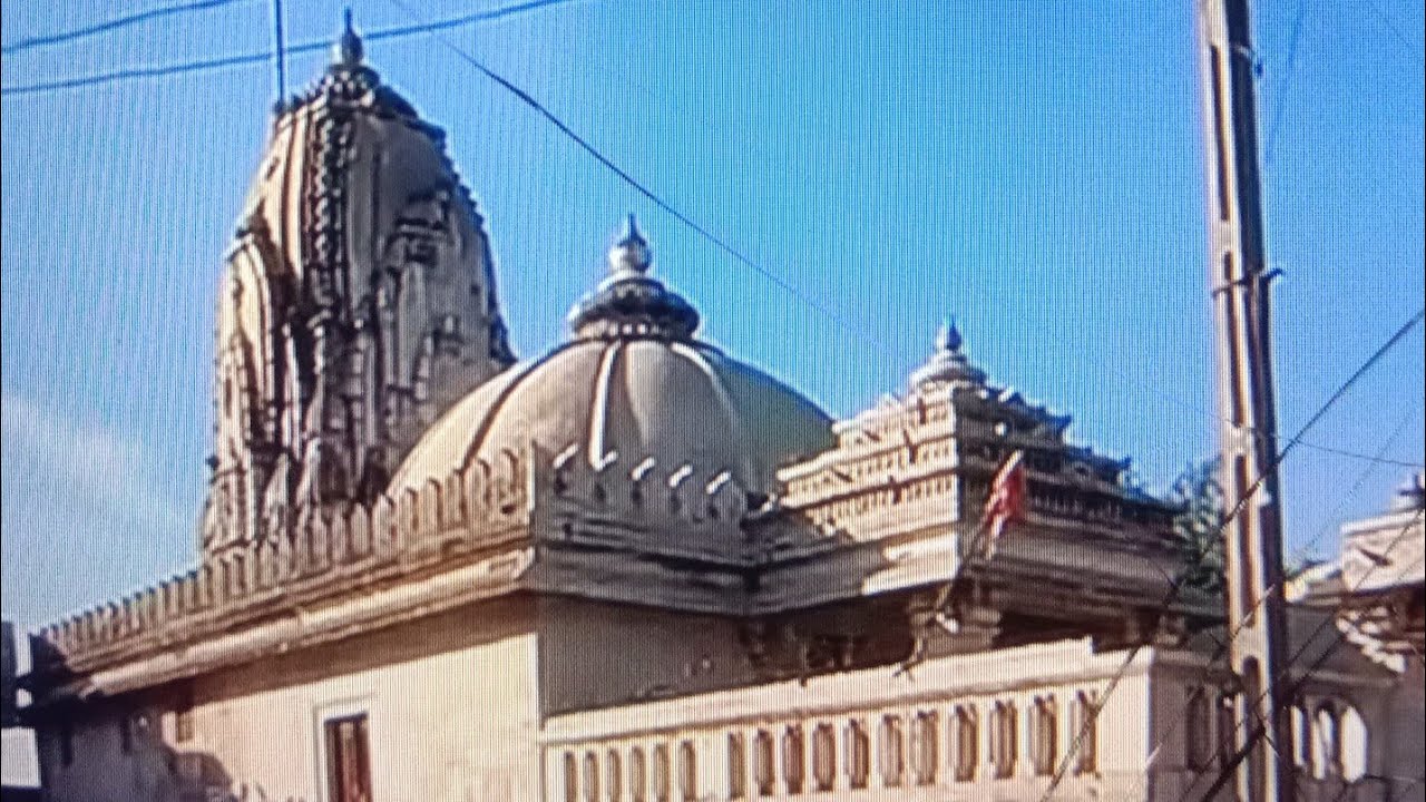 aayushiii લાઇવ છે!