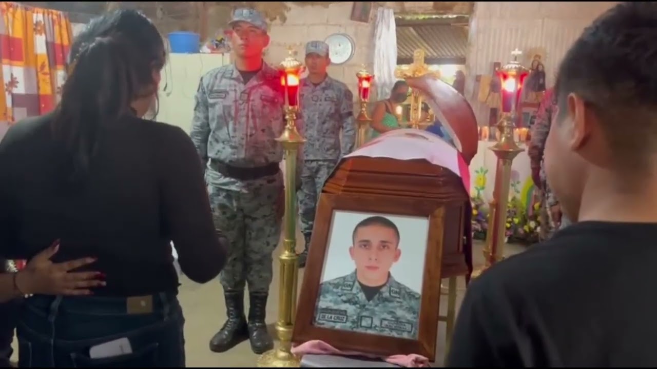 Son recibidos los cuerpos de elementos de la #GuardiaNacional caídos en el cumplimiento de su deber.