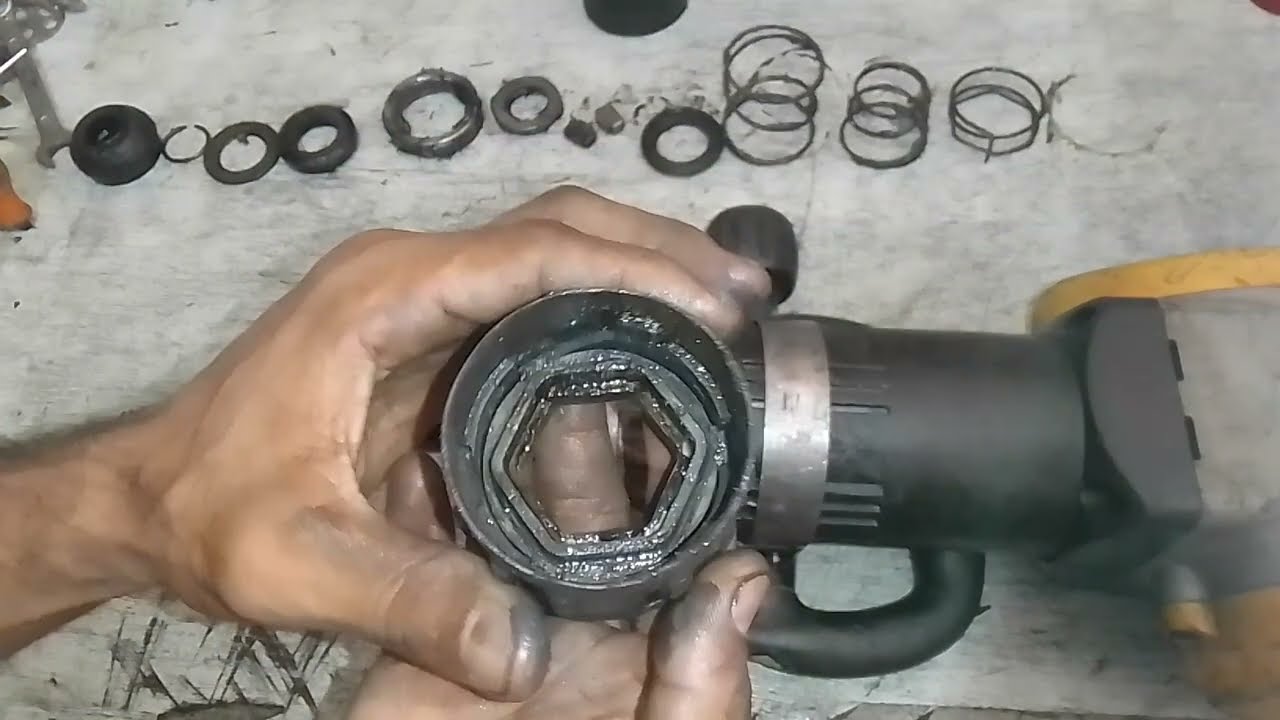 como montar mandril do rompedor 10kg, como montar porta ferramenta do rompedor dewalt d25901, D25899