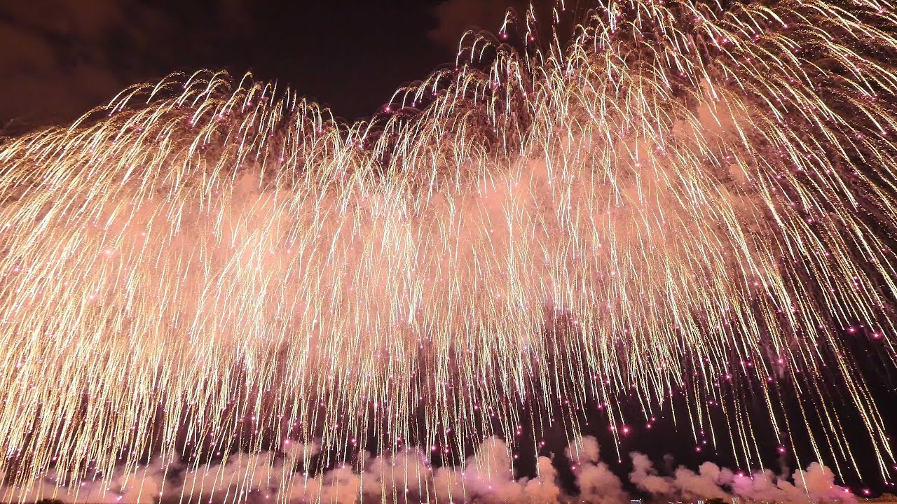 2018長岡花火【左岸】フィナーレの尺玉100連発 米百俵花火　　The fireworks event most famous in Japan