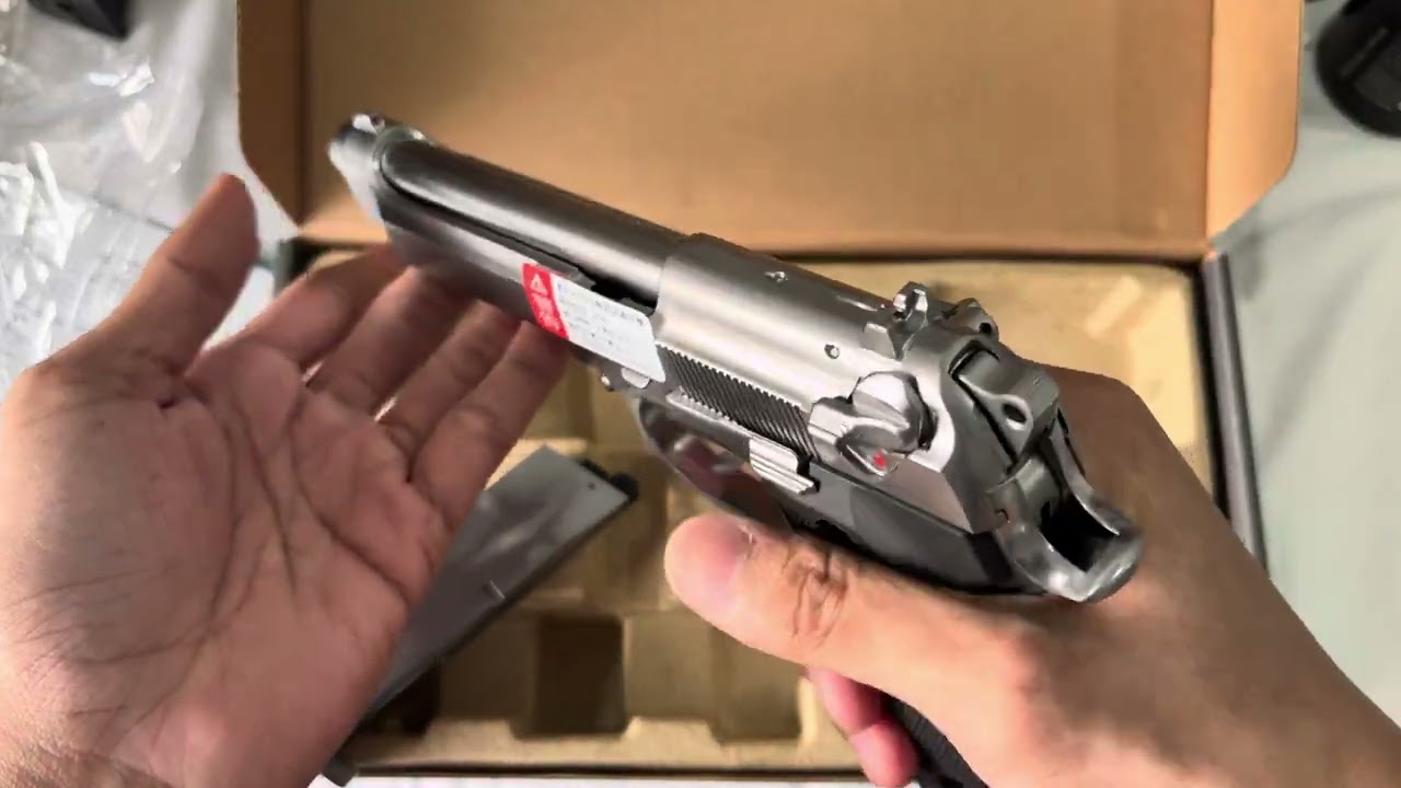WE M92 BERETTA SILVER GAS BLOWBACK AIRSOFT