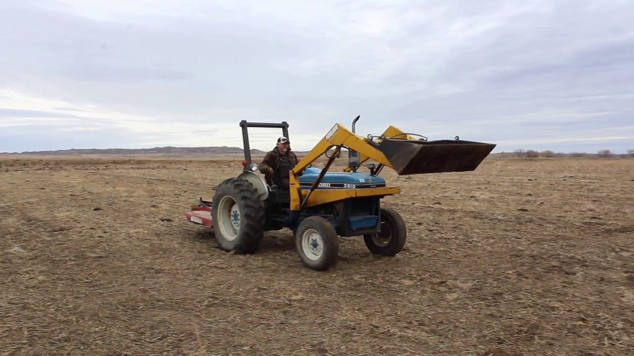 Ford 3910 Utility Tractor