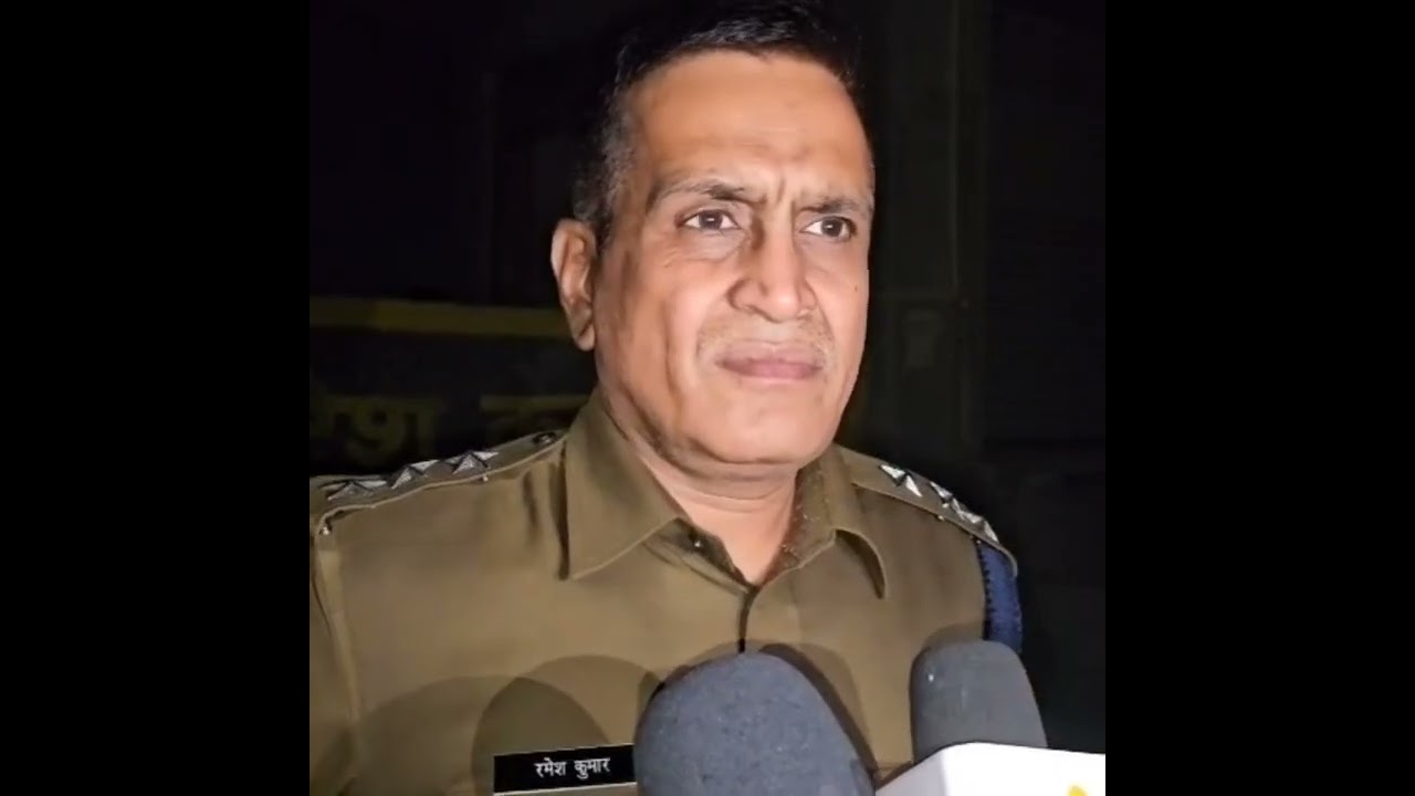 बोलेरो से समान उतार रहा था तभी बाइक सवार दो लड़कों ने कर दी फा*यरिंग..