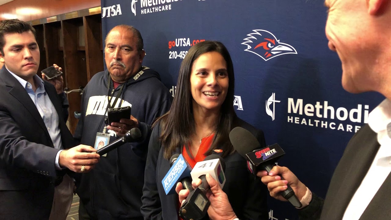 Lisa Campos at Jeff Traylor’s introduction December 10, 2019