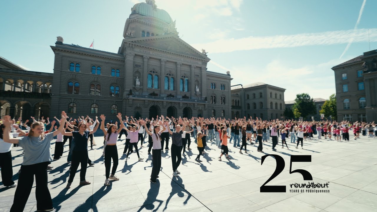 roundabout Flashmob 2025