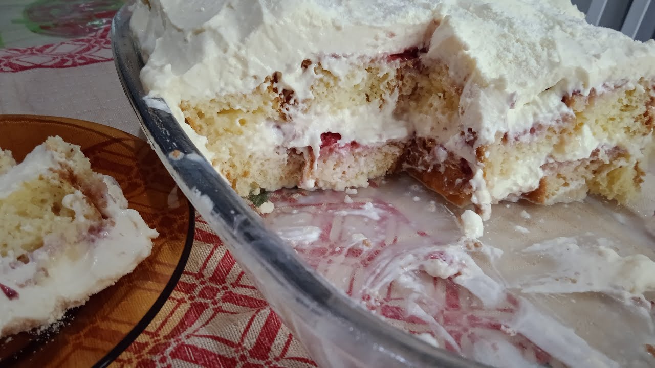 CHANTILLY  COM NATA CASEIRA E BOLO PAVÊ COM MORANGOS E CHANTILLY! DELICIOSO!