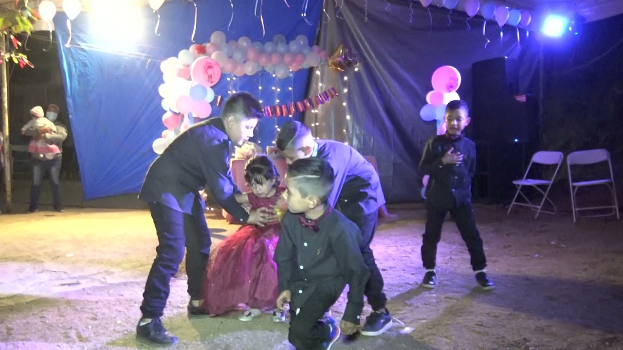 María Fernanda y su vals de presentación de 3 añitos.