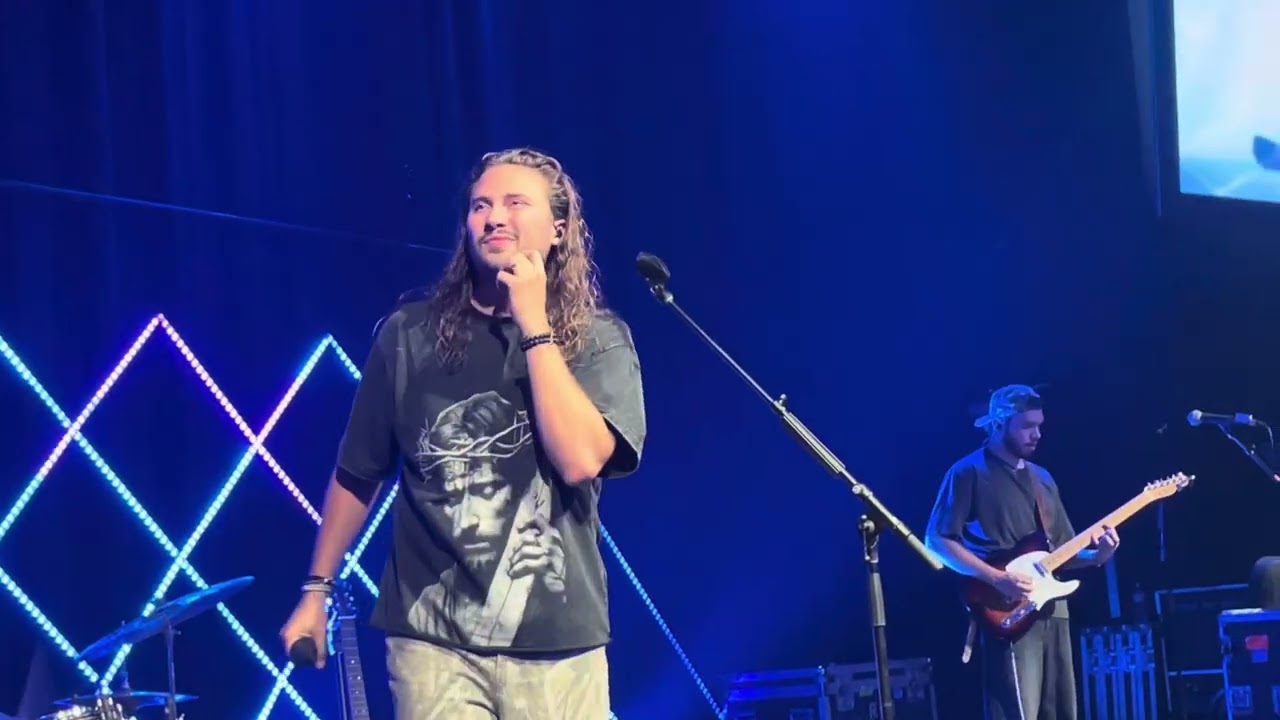 Seph Schlueter singing Won’t Start Now