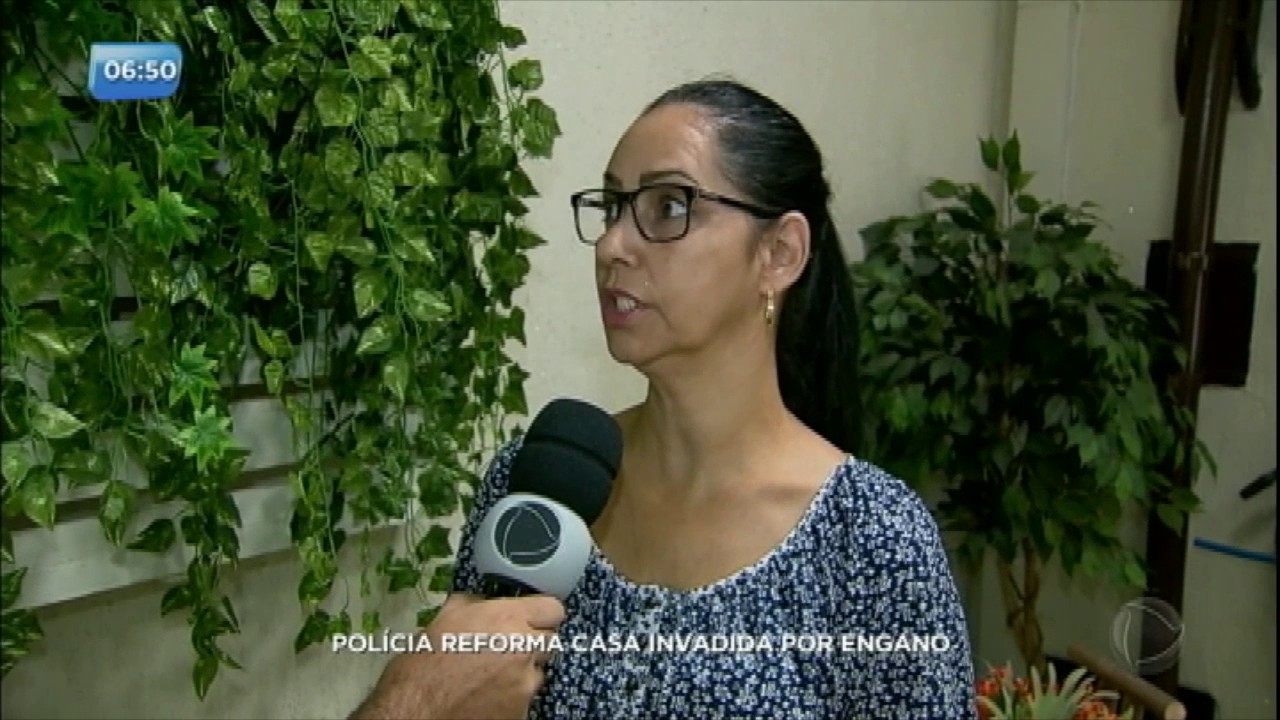 Polícia reforma casa invadida por engano em Goiás