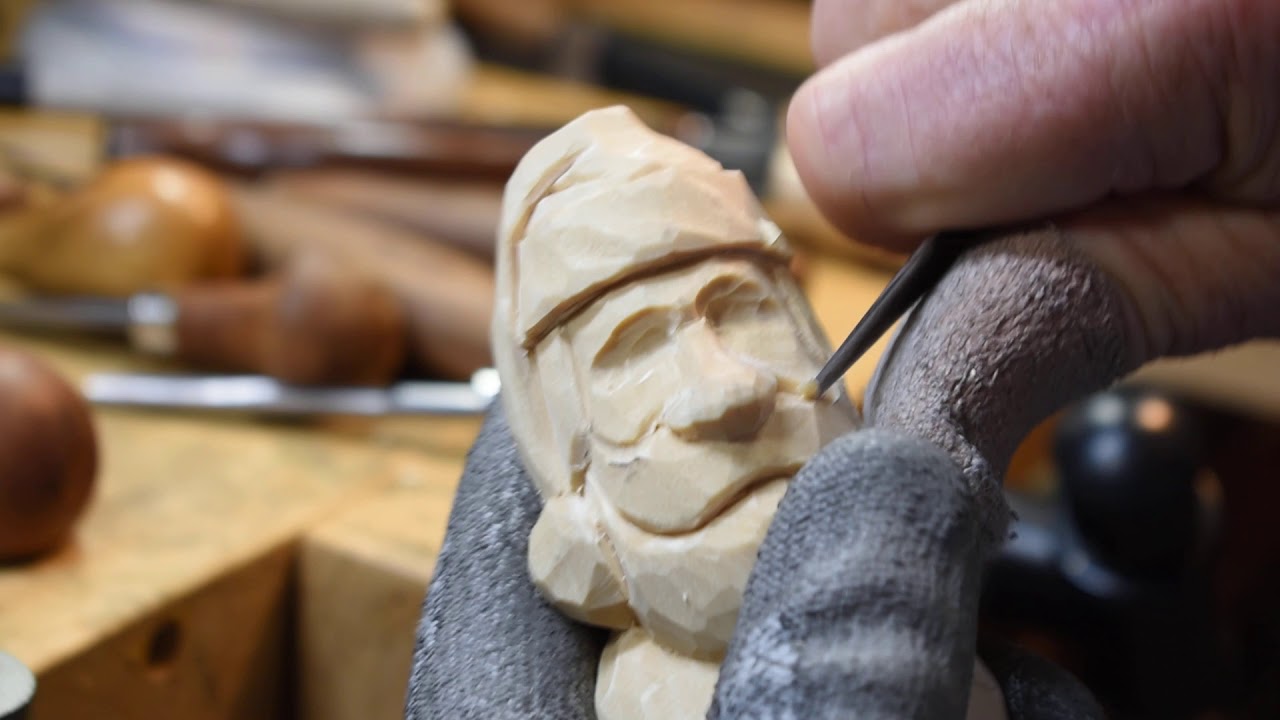 Carving a Santa Bust part 2--Roger Stegall Woodcarving