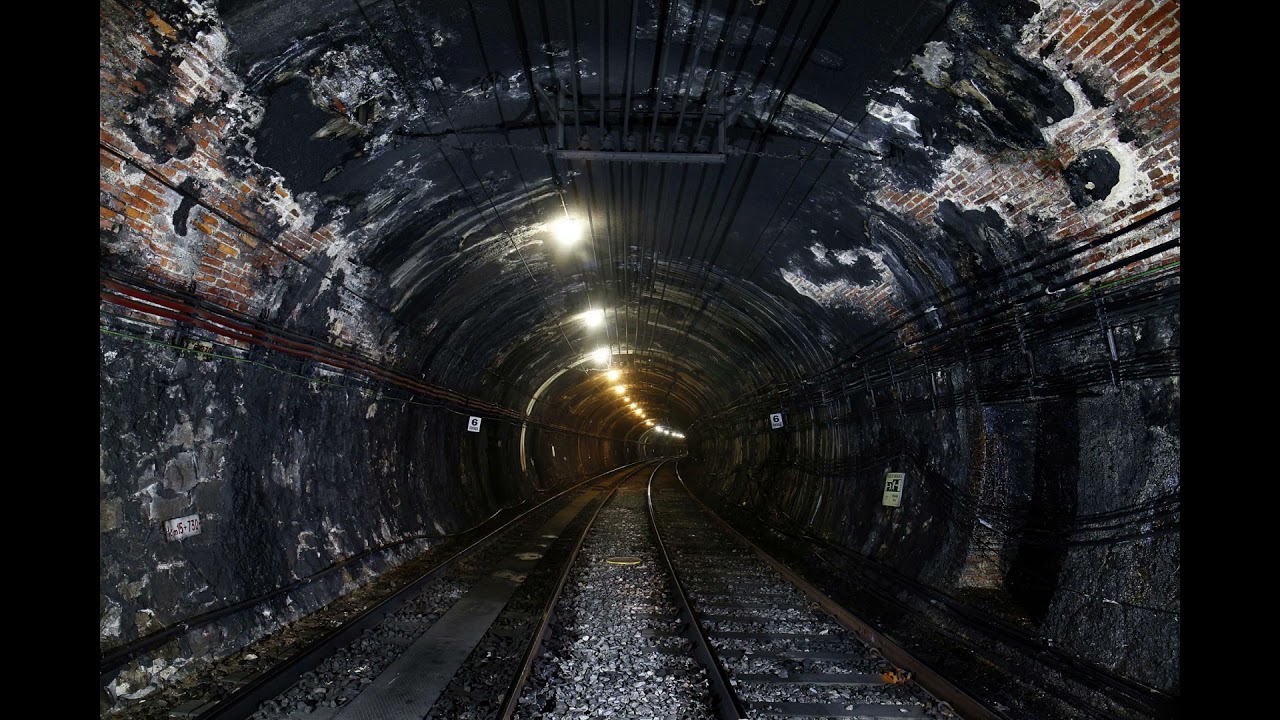 unnerving images with half-life 2 ambience
