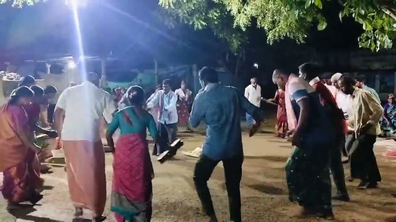//అక్కడ ఉన్నది బంగారు లేడి ఓన రామ్మాయ// పాటకి అద్భుతంగా//చెక్క భజన// చేసిన మా గ్రామ ప్రజలు// 