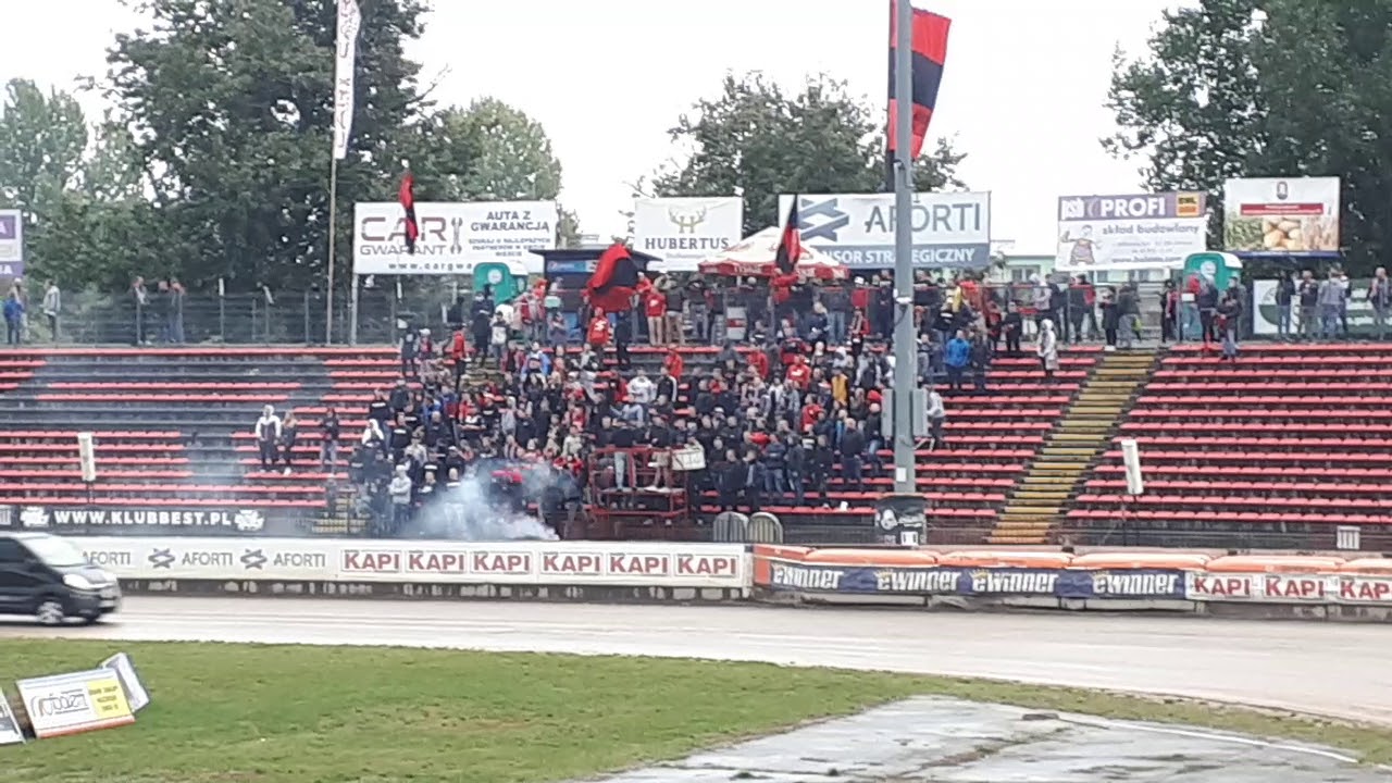 Doping kibiców Startu Gniezno po odwołaniu meczu z Apatorem Toruń (10.10.2020)
