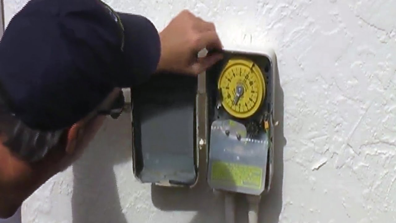 Ремонт и замена двигателя таймера спринклера Intermatic