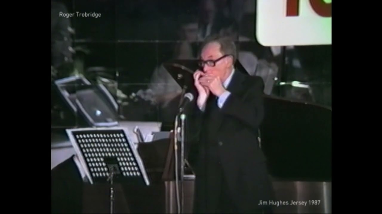 Tommy Reilly plays Standards