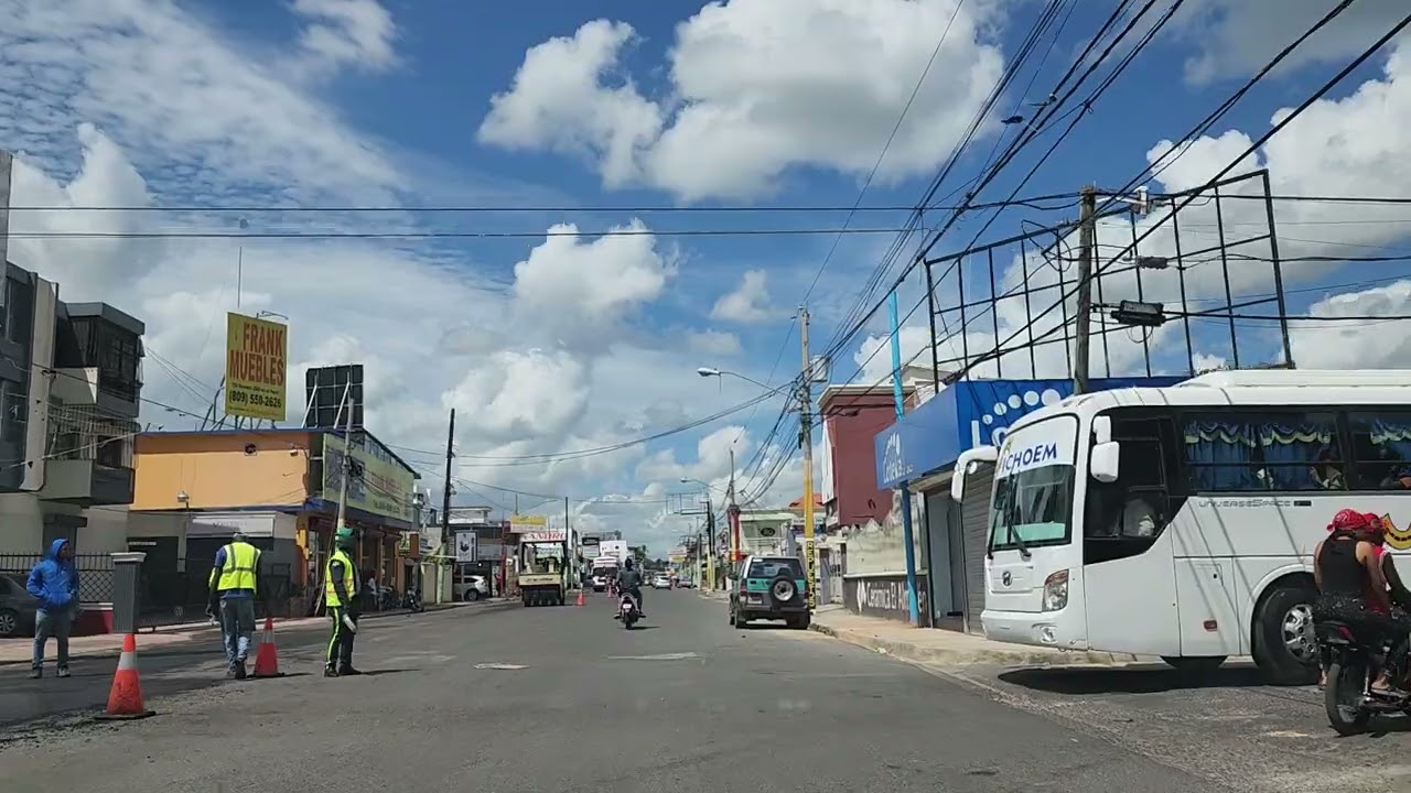 Driving thru La Romana (Dominican Republic)