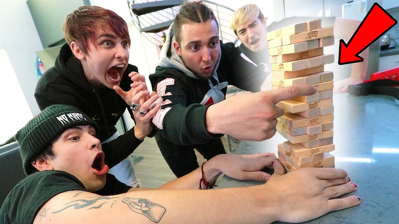 5 парней играют в MYSTERY Dare Jenga... | Сэм Голбах