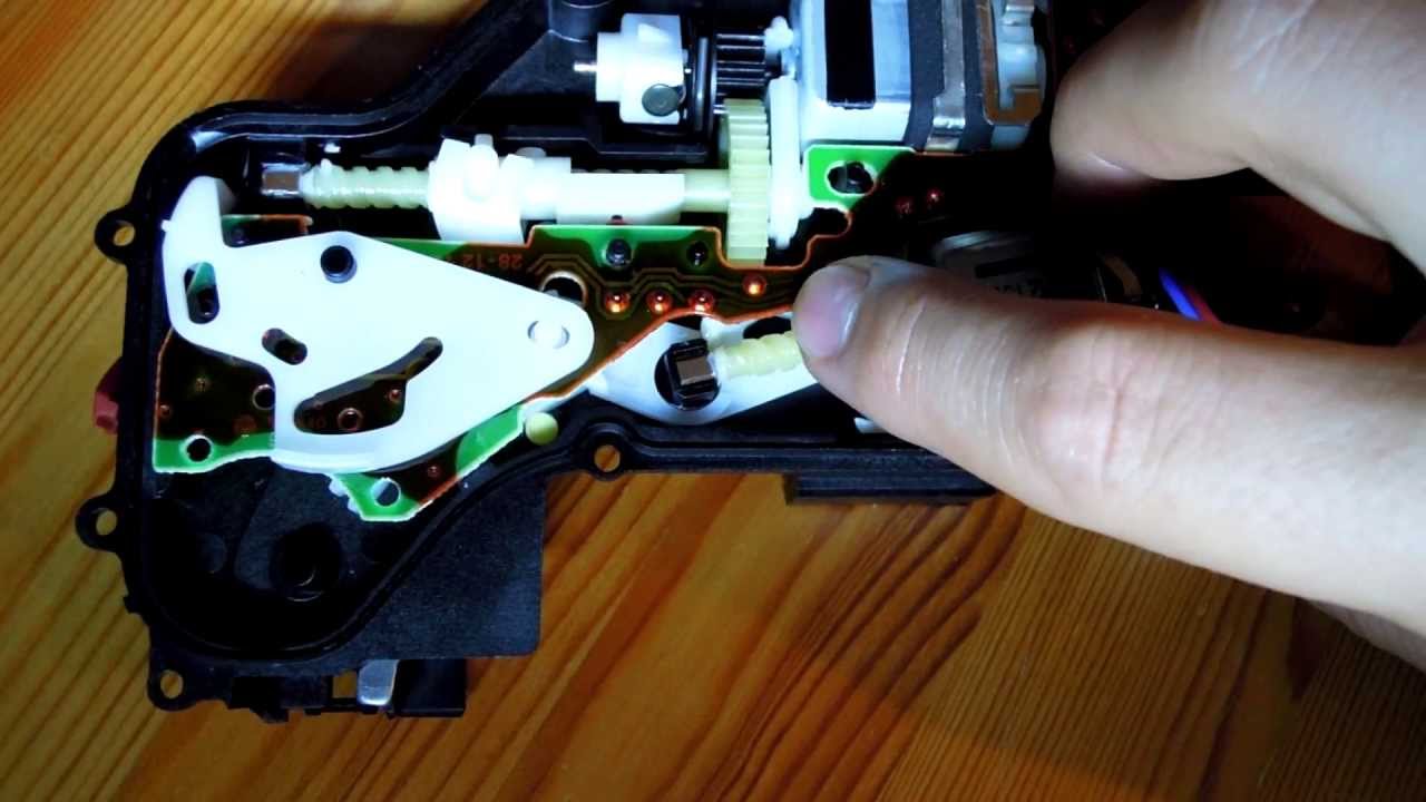 Audi A2 T&uuml;rschloss hinten rechts Mikroschalter und Mikroschaltermechanik