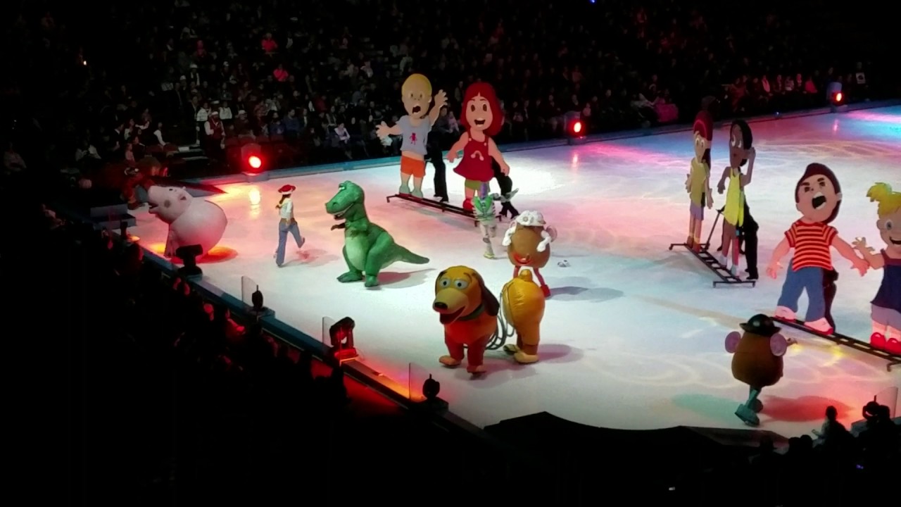 DISNEY ON ICE - WORLDS OF ENCHANTMENT(4)