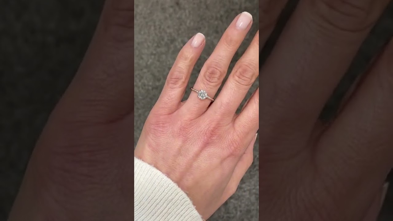 1-carat round solitaire engagement ring                Comment if you  ❤️