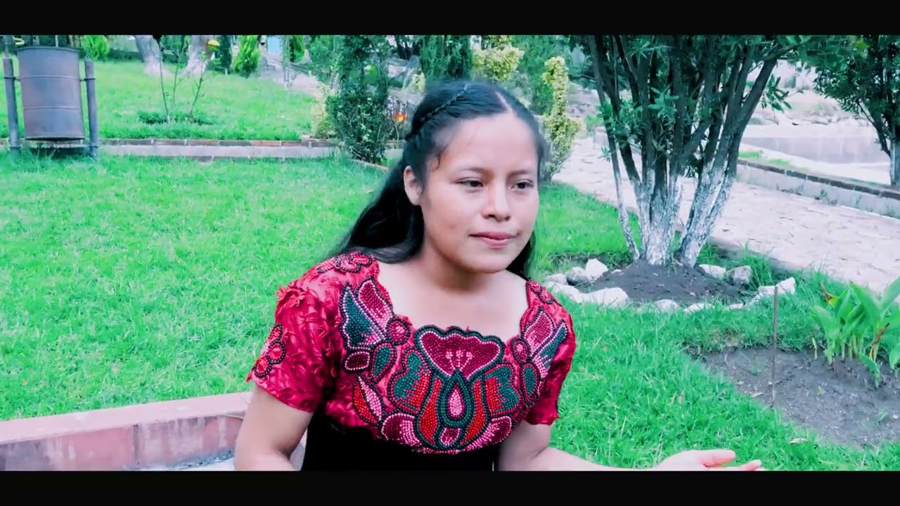 Cantante Apolinario Acabal ft Nohelia Martina.  Levantó mis manos