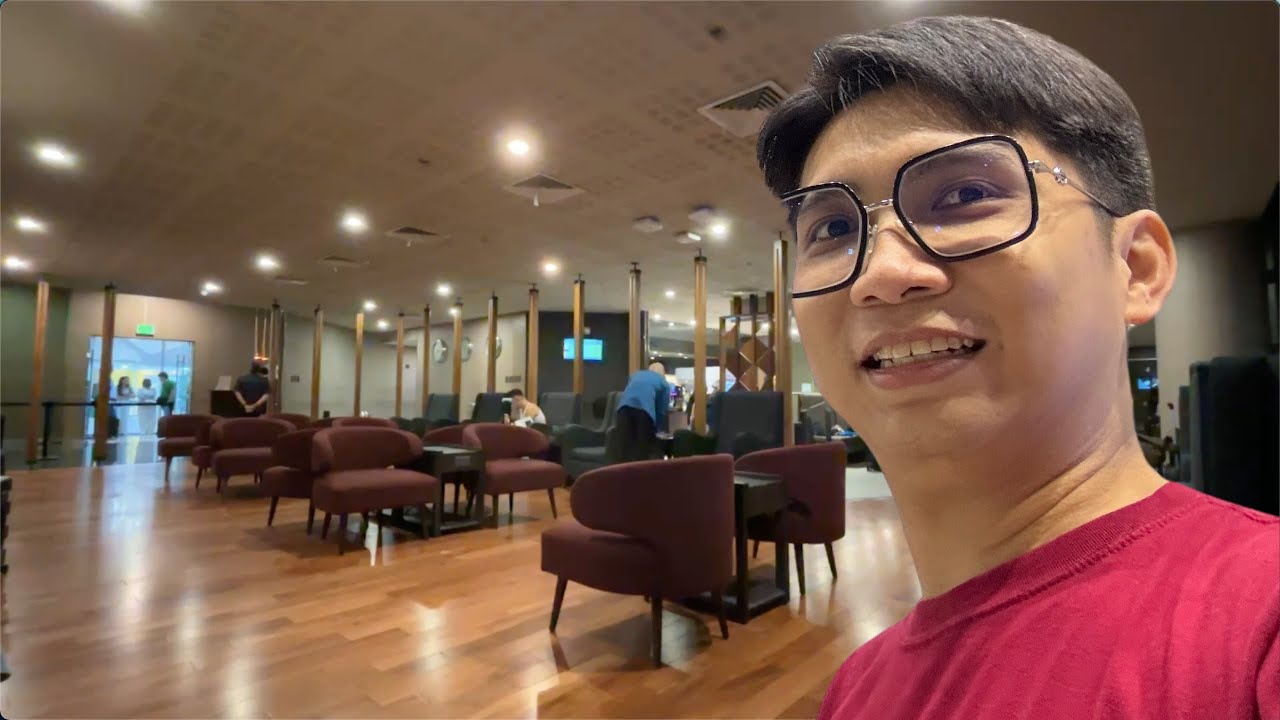 Eating Siomai at PAGSS Premium Lounge | NAIA Terminal 3