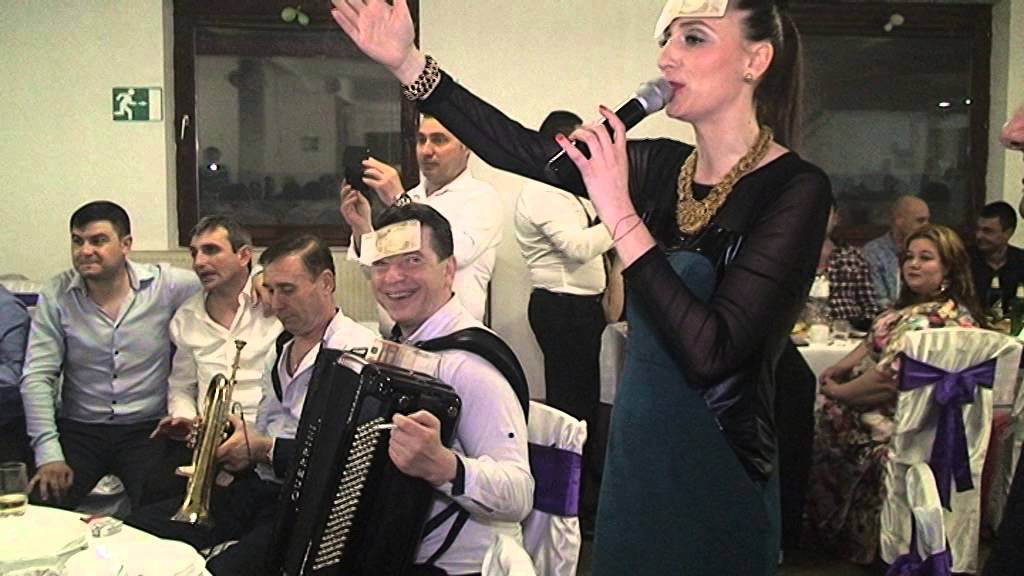 Ilena Mustacel in restoranul Novi Stil Samarinovat Serbia