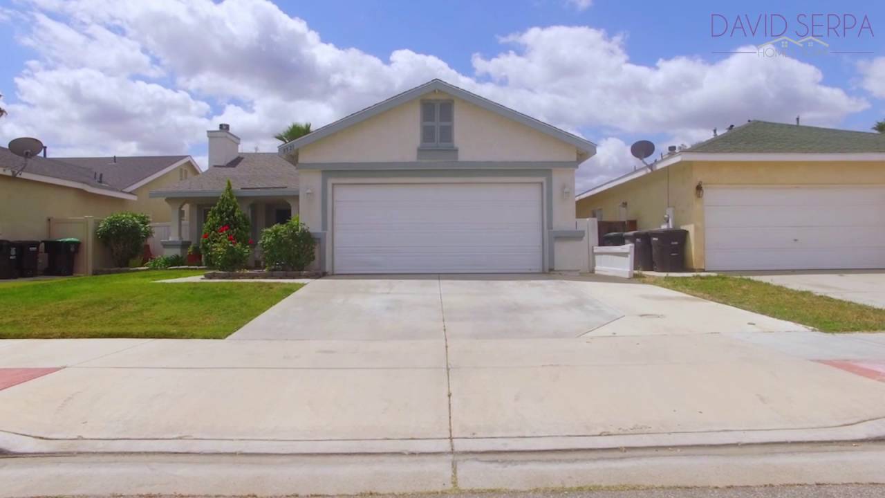 1,354 sqft. Single level Hemet home with 3 Bedrooms, 2 Baths, and a 2 Car Garage