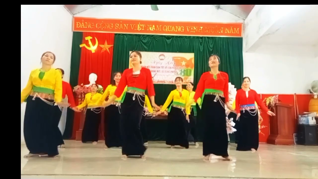 Nhảy Vũ Điệu Sôi Động(Những Cô Gái Mường Cao Phong Ngày Đại Đoàn Kết Năm 2024)
