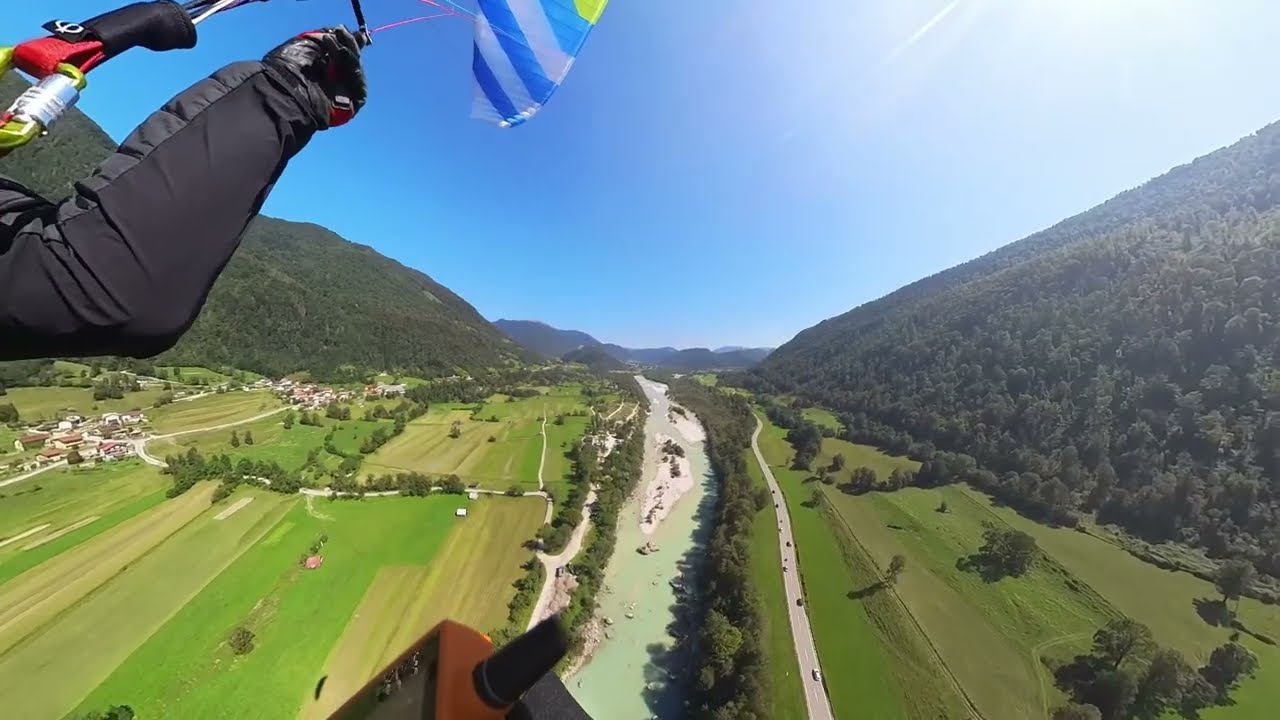 Gleitschirmfliegen am Kobala, Camp Gabrje, Slovenien