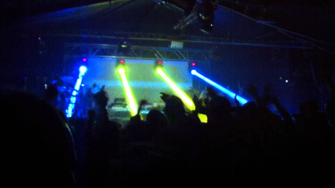 Cream Reunion (3) Courtyard - Nation - Liverpool - 26-11-11.MOV