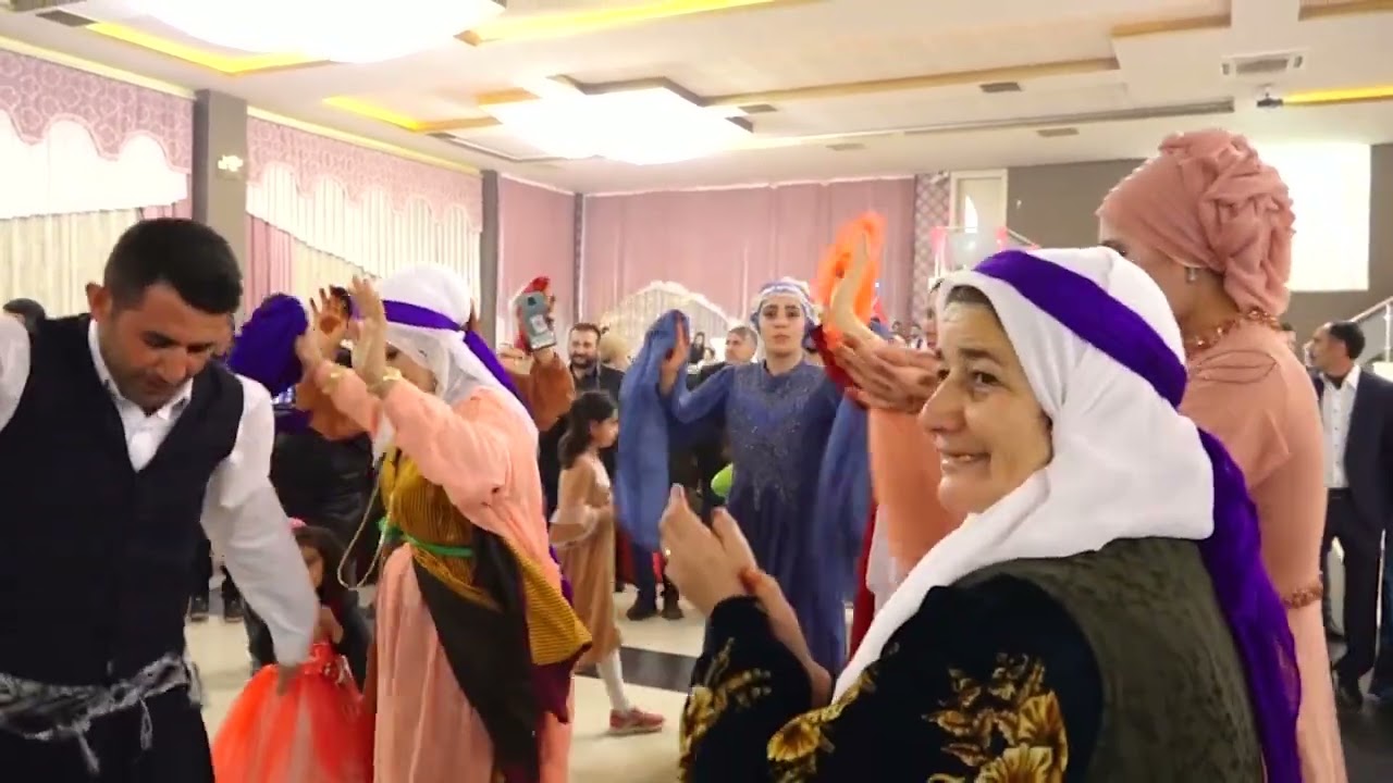 FOTO SARUHAN FULL HALAY BEREŞİ AŞİRETİNİN DÜĞÜN TÖRENİ