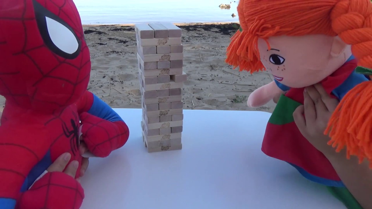 1 - Pippi Långstrump och Spiderman spelar brädspel
