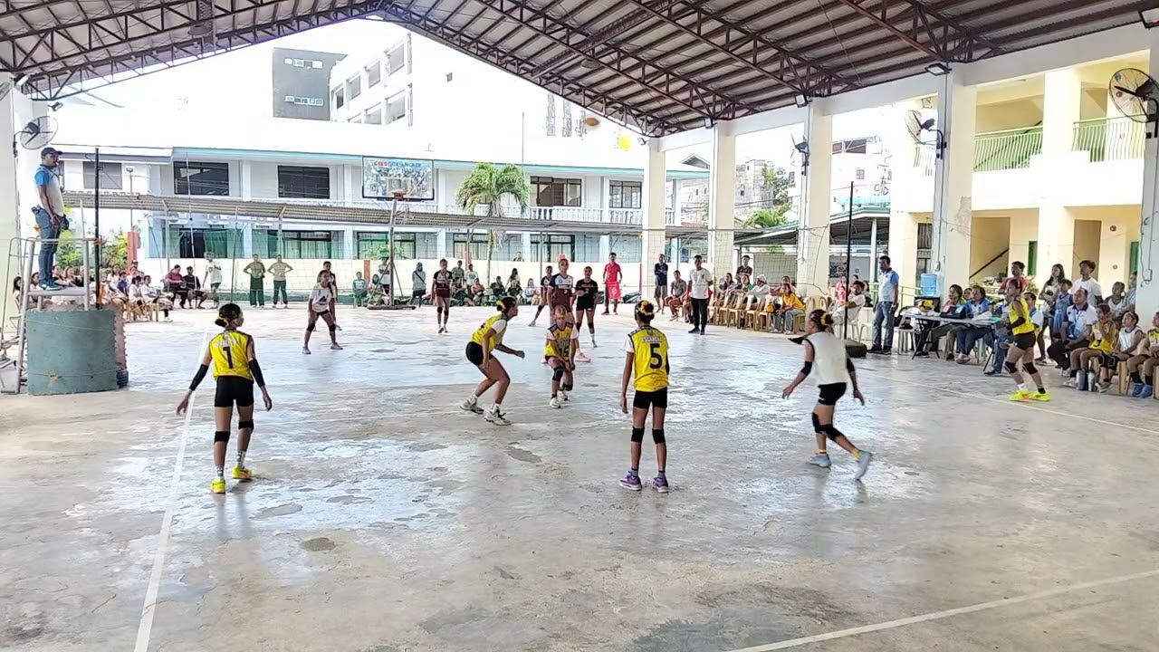 Championship game.. Set 1.. Agusan del sur vs Bislig city... Winner... Agusan del sur... 