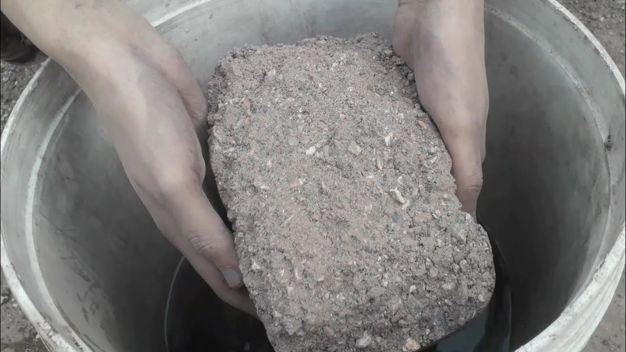 New video💧💯crunchy mud concrete crumbling in water bucket+dry asmr crumbling🤤😴💧