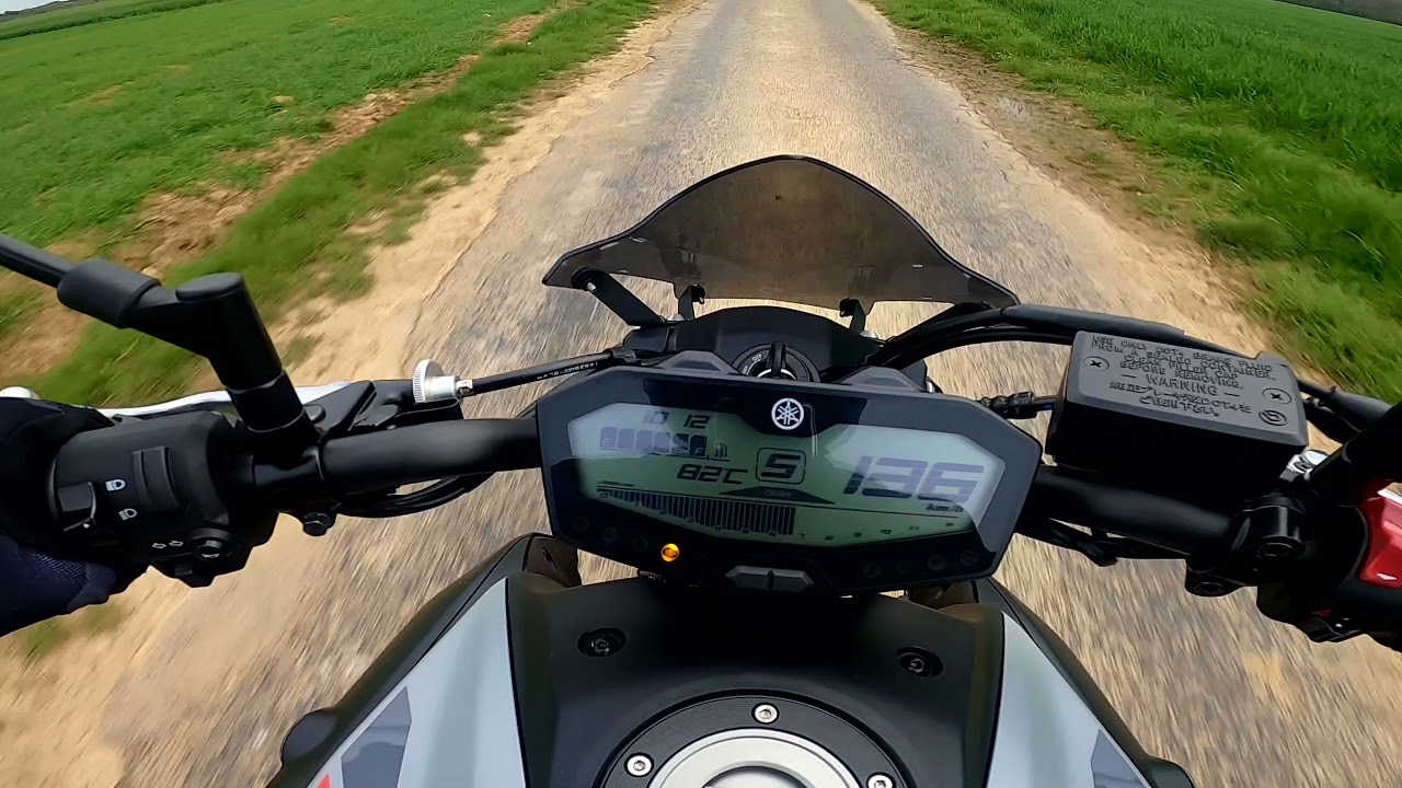 MA PREMIÈRE FOIS EN MT07 BRIDEE A2 (2020)