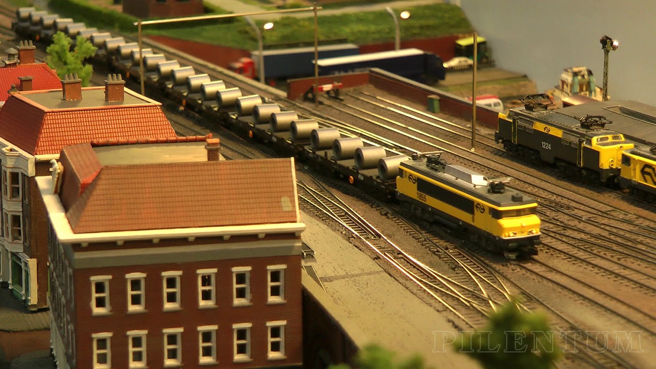 Treinen en modeltreinen in Nederland: Rail Transport Modeling and Model Trains in N Scale