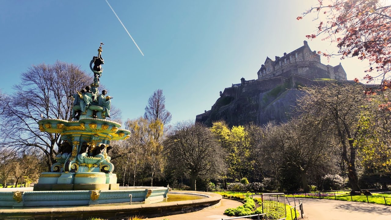 Exploring the Most Beautiful City: Edinburgh in the Sun
