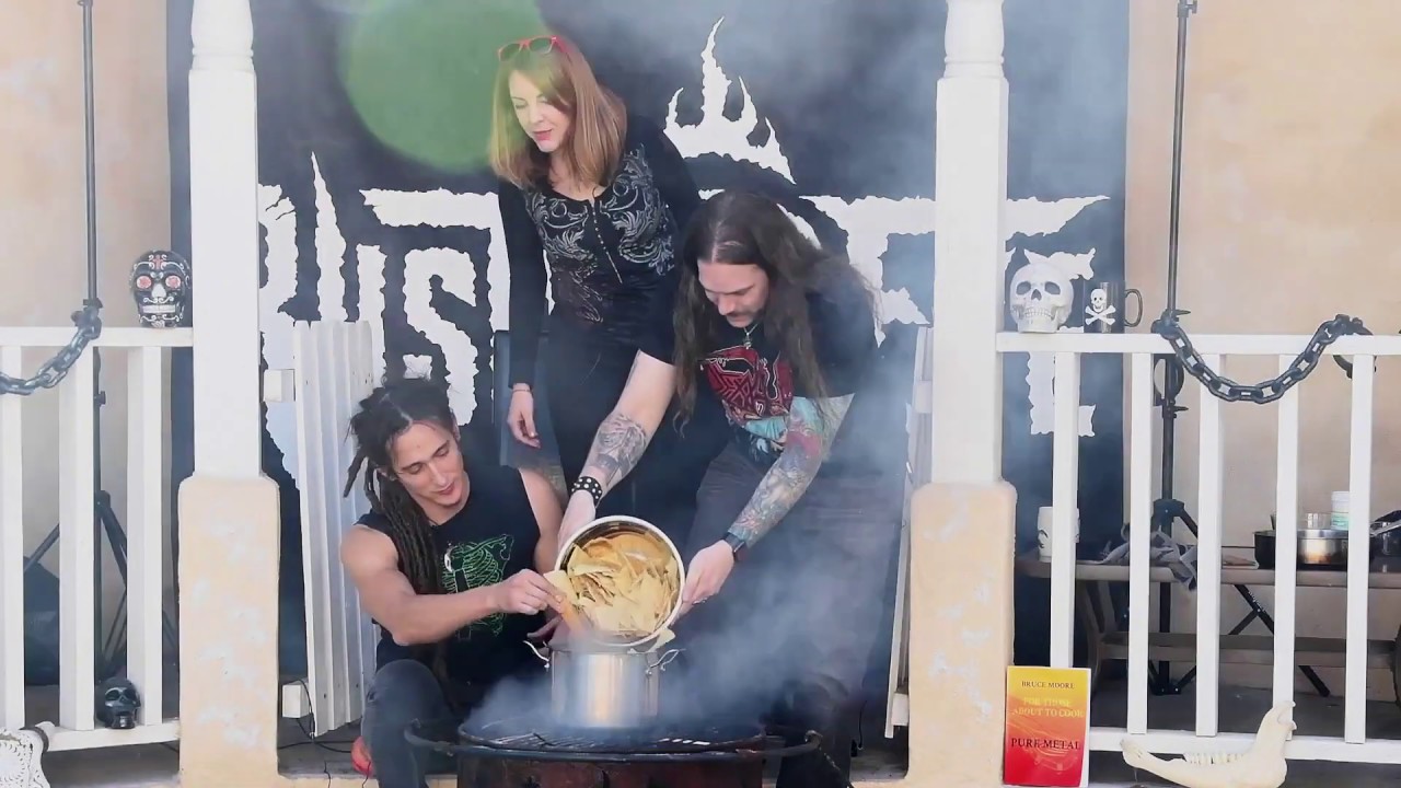 Rusty Eye Show Us How To Make Chilaquiles Verdes With Toasted Grasshoppers S05E08
