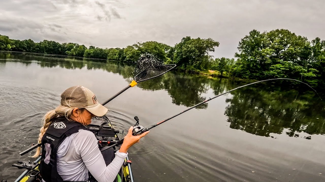 Guntersville April Tournament (LOADED Back water pond)