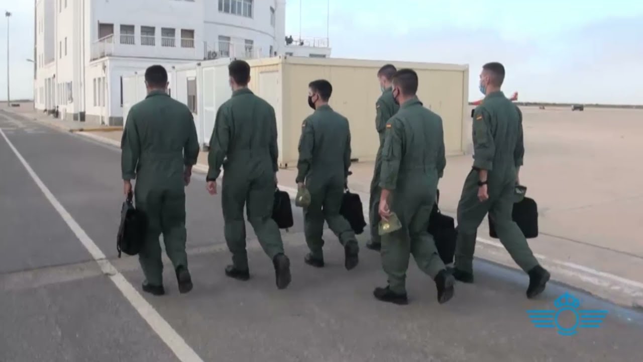 Los futuros oficiales comienzan el curso 21-22 en la AGA